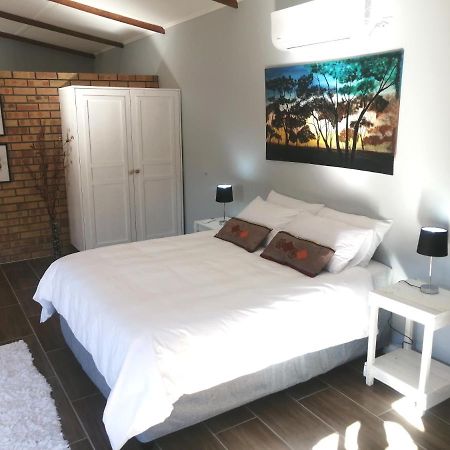 Easy Inn Guesthouse Welkom Bagian luar foto