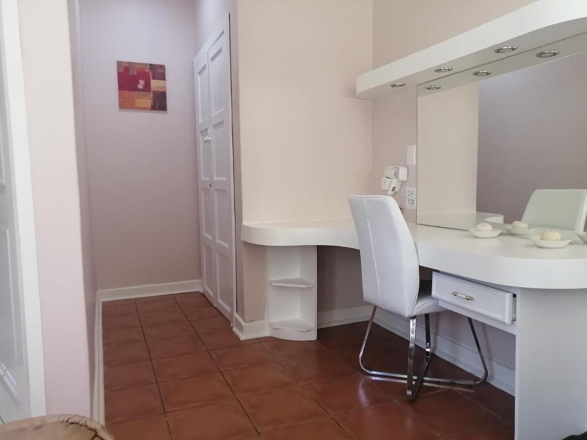 Easy Inn Guesthouse Welkom Bagian luar foto
