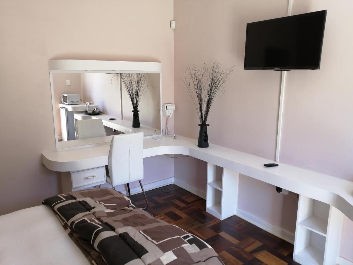 Easy Inn Guesthouse Welkom Bagian luar foto