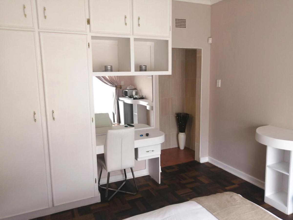 Easy Inn Guesthouse Welkom Bagian luar foto