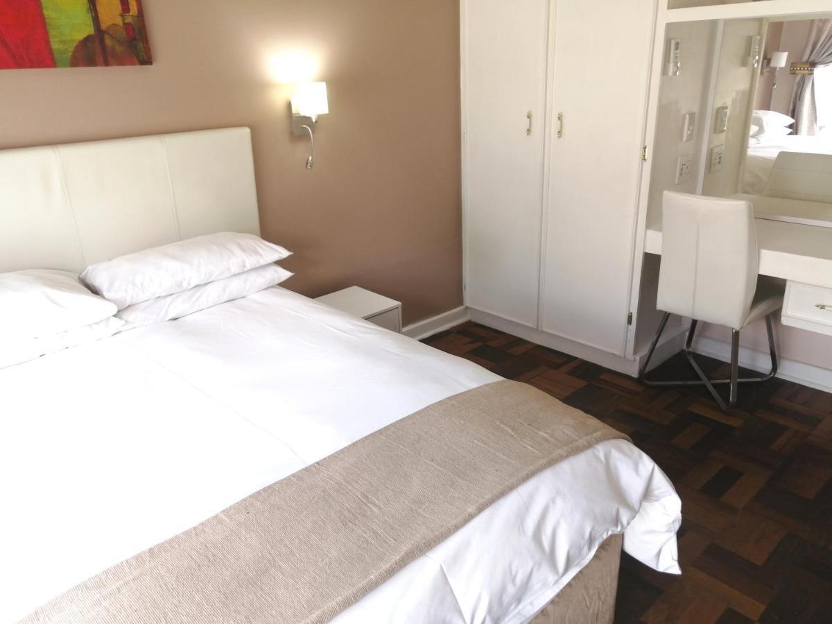 Easy Inn Guesthouse Welkom Bagian luar foto