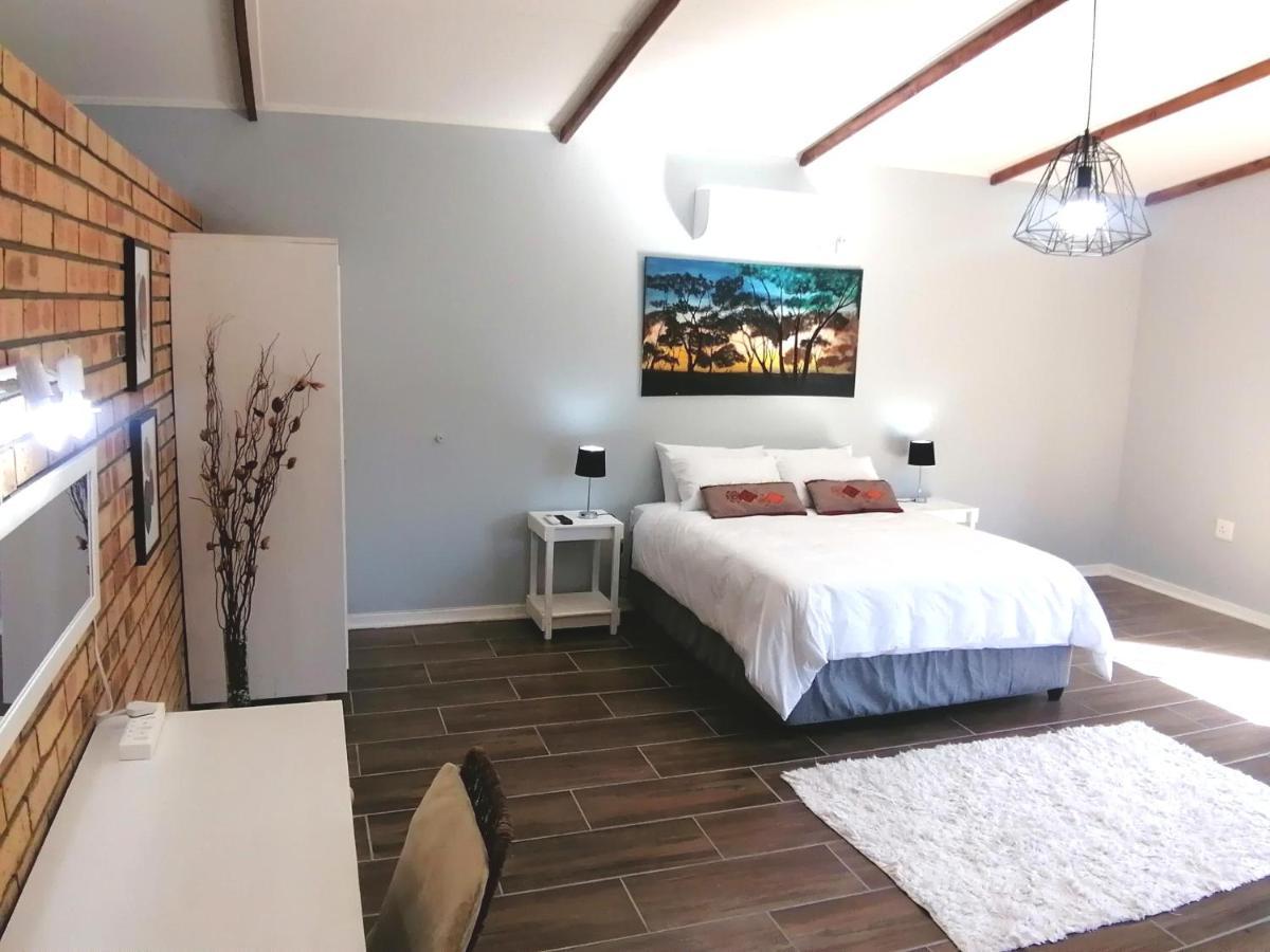 Easy Inn Guesthouse Welkom Bagian luar foto