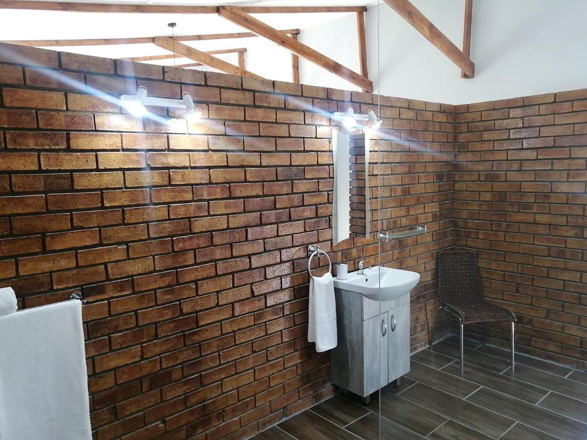 Easy Inn Guesthouse Welkom Bagian luar foto
