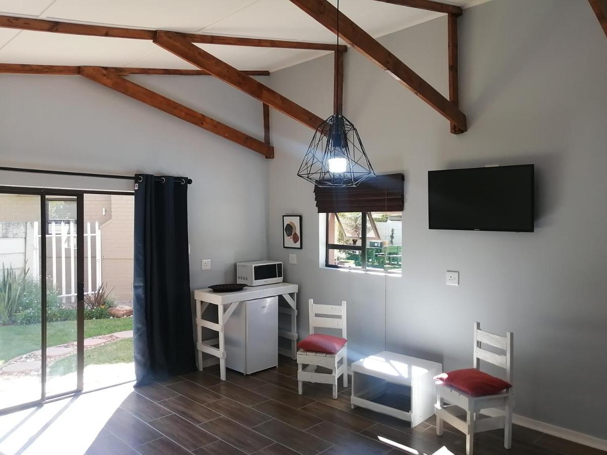 Easy Inn Guesthouse Welkom Bagian luar foto