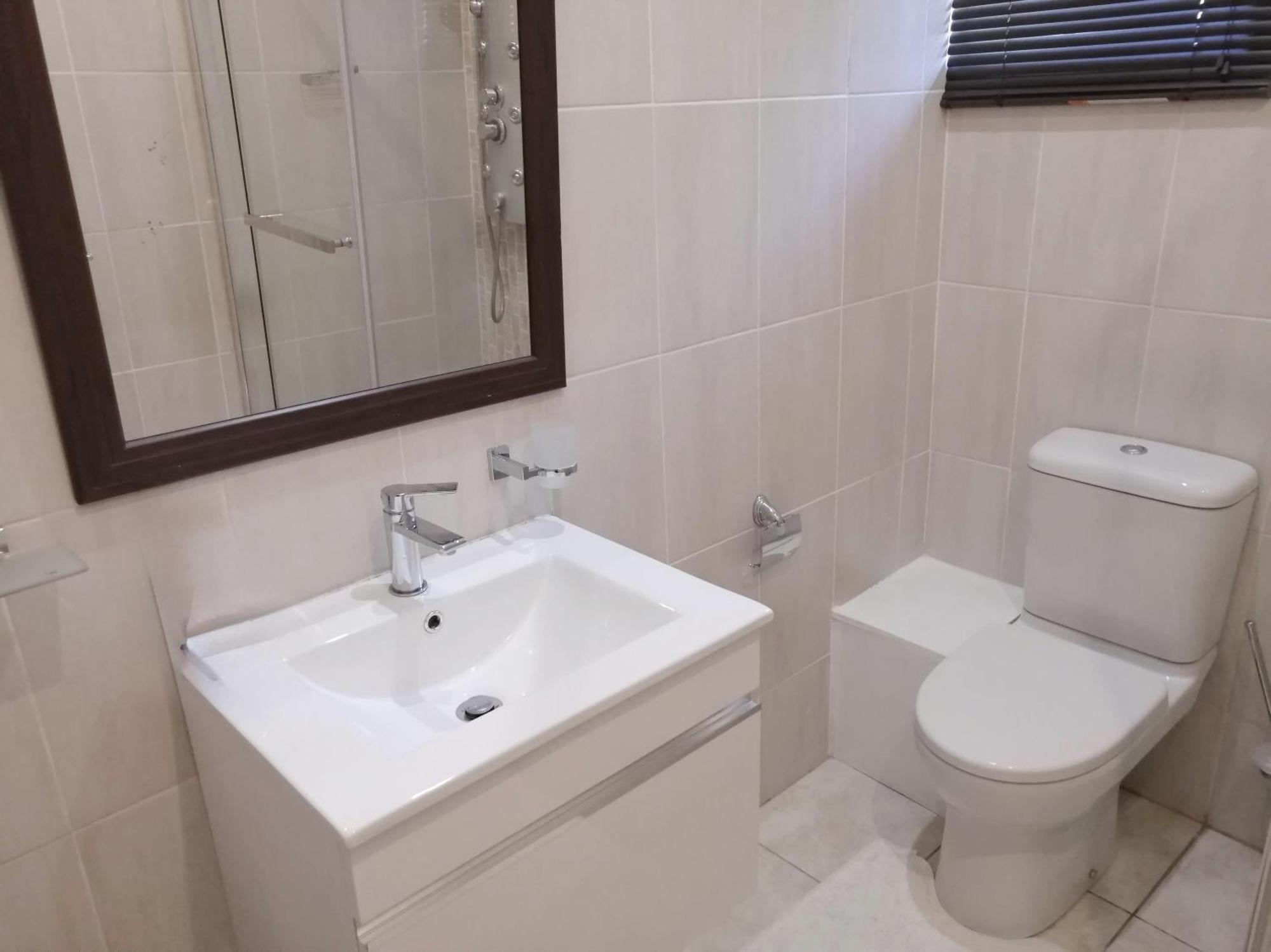 Easy Inn Guesthouse Welkom Bagian luar foto