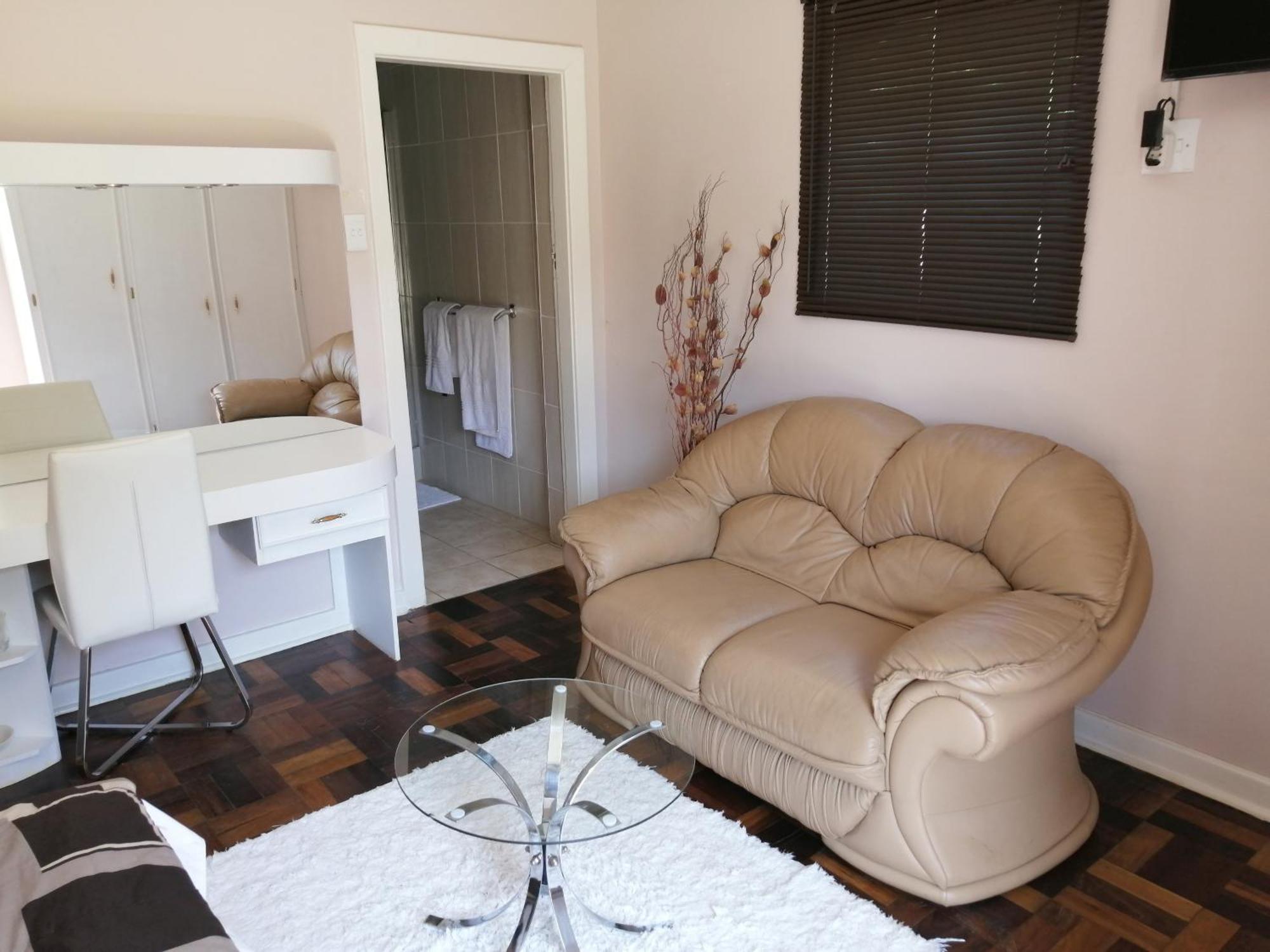 Easy Inn Guesthouse Welkom Bagian luar foto