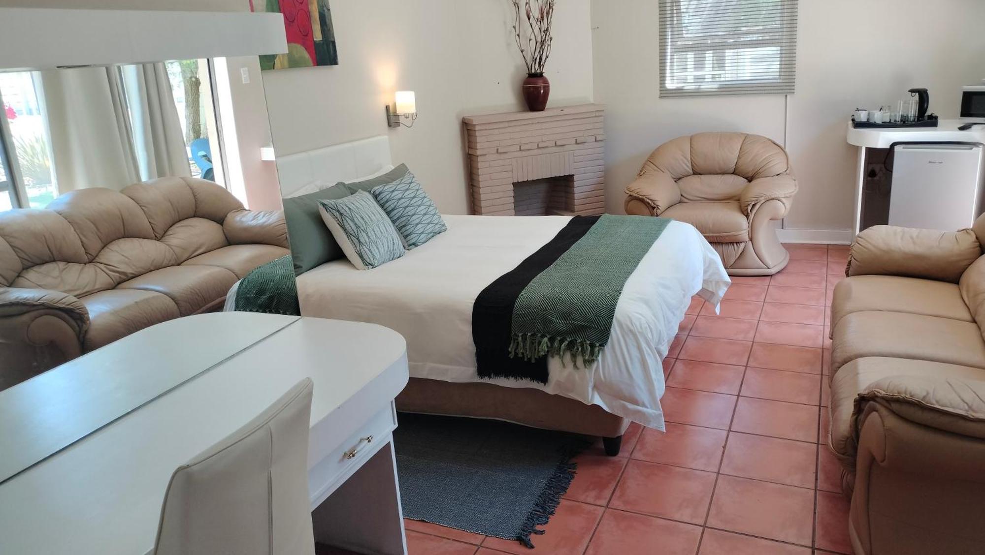 Easy Inn Guesthouse Welkom Bagian luar foto